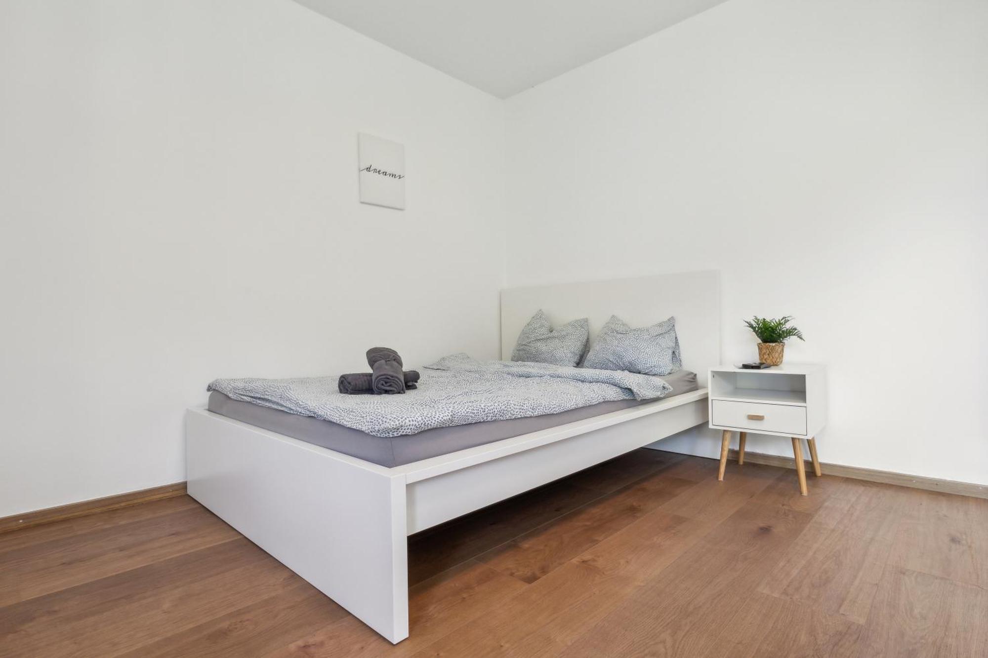 Pearlstay - Quiet Location Workplace Parking Washer Schaffhausen Bagian luar foto